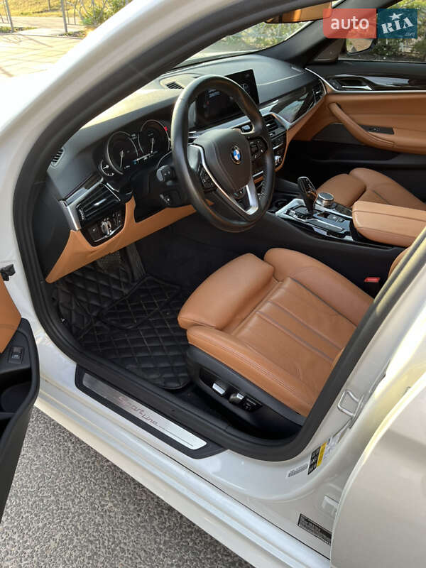 Седан BMW 5 Series 2017 в Черкасах