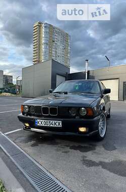 Седан BMW 5 Series 1990 в Харькове