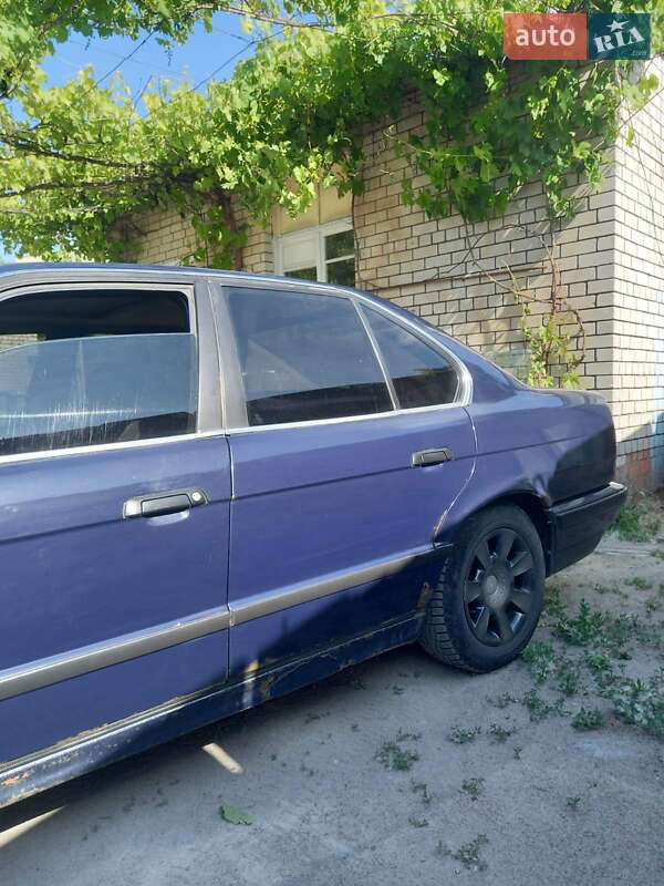 Седан BMW 5 Series 1990 в Днепре