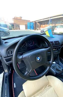 Седан BMW 5 Series 2000 в Луцке