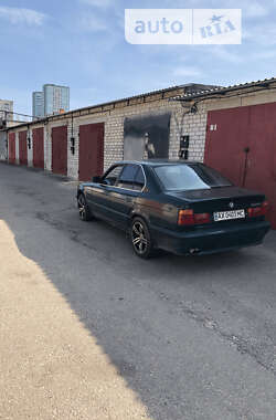 Седан BMW 5 Series 1989 в Харкові