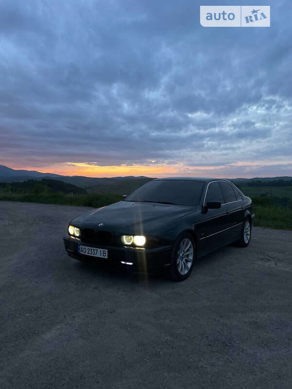 Седан BMW 5 Series 1996 в Воловцю