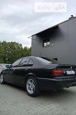 Седан BMW 5 Series 2000 в Калуше