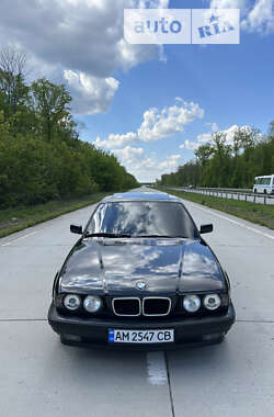 Седан BMW 5 Series 1994 в Житомире