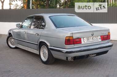 Седан BMW 5 Series 1991 в Чернівцях