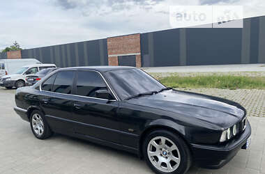 Седан BMW 5 Series 1990 в Хмельницком