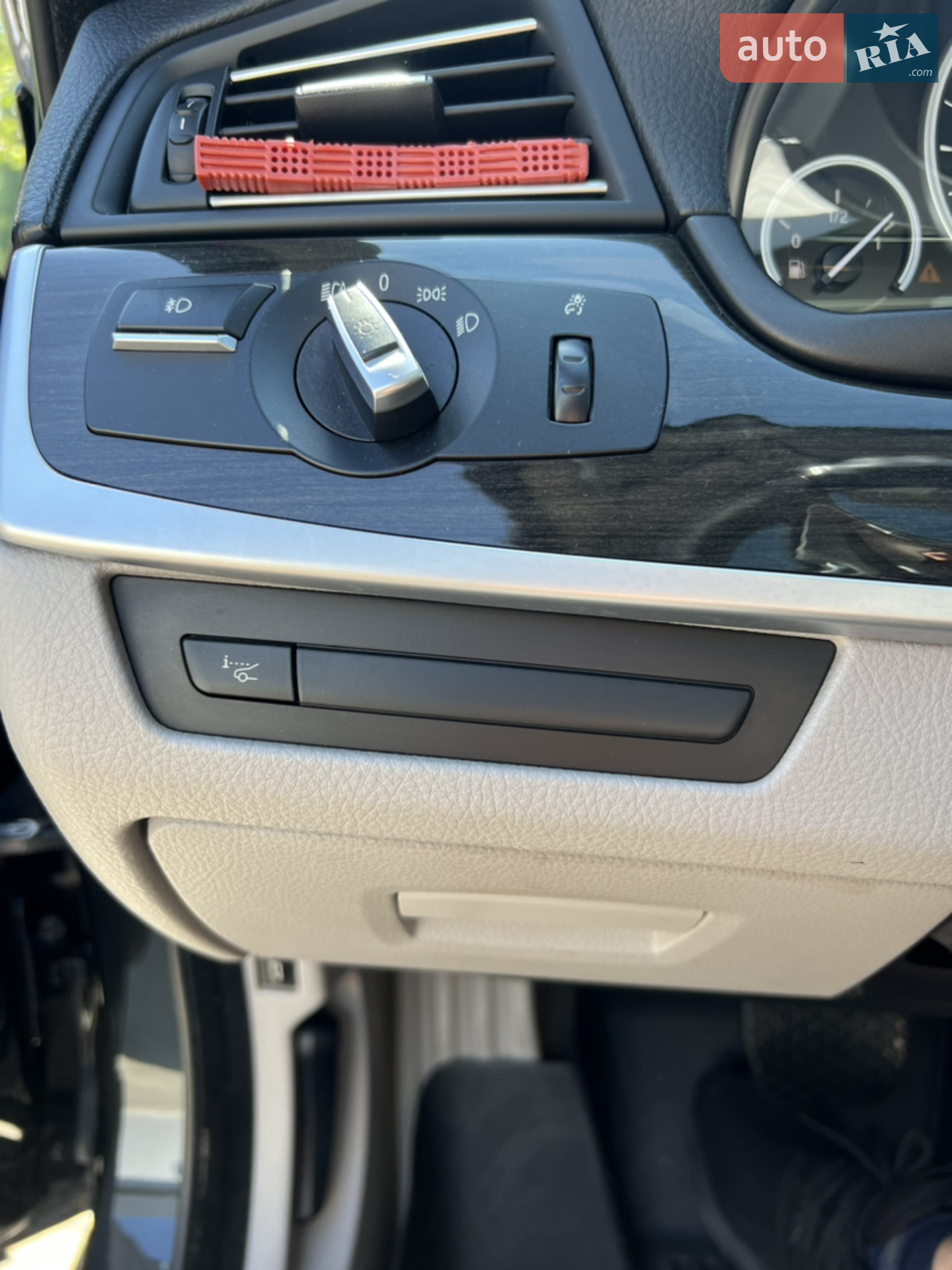 2012 BMW 5er - мініатюра 13