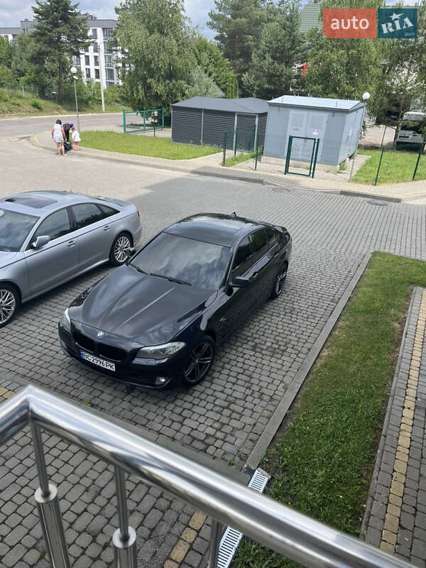 Седан BMW 5 Series 2011 в Львові