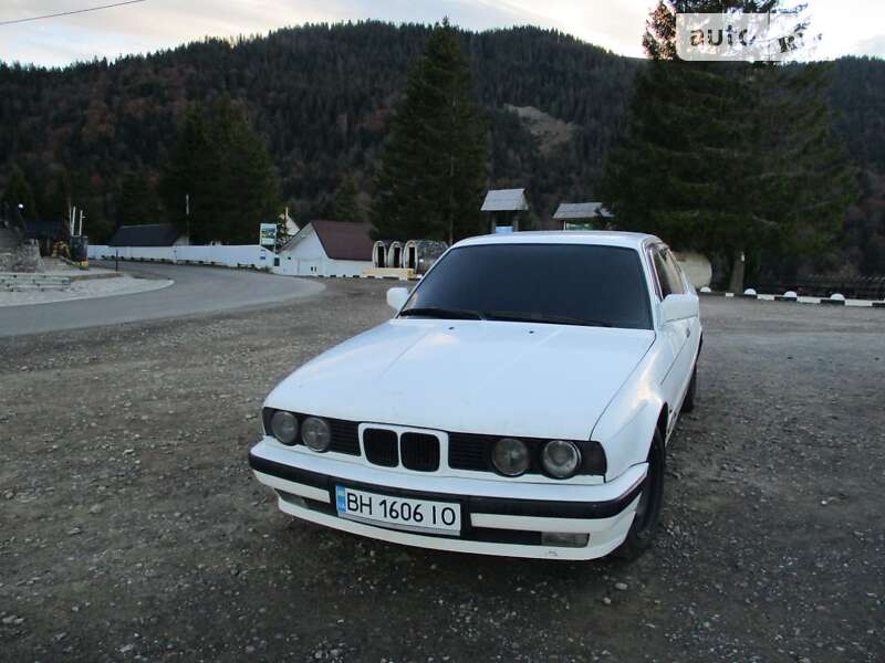 Седан BMW 5 Series 1992 в Киеве
