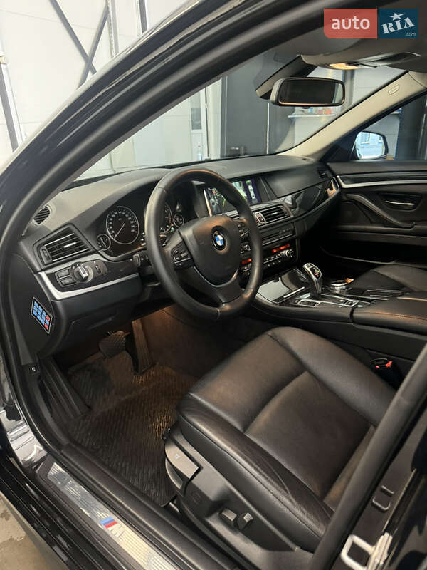 Седан BMW 5 Series 2012 в Черновцах