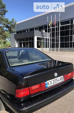 Седан BMW 5 Series 1992 в Харкові