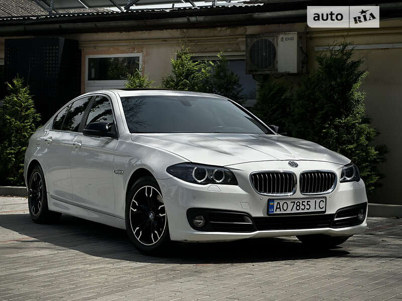 Седан BMW 5 Series 2016 в Ужгороде