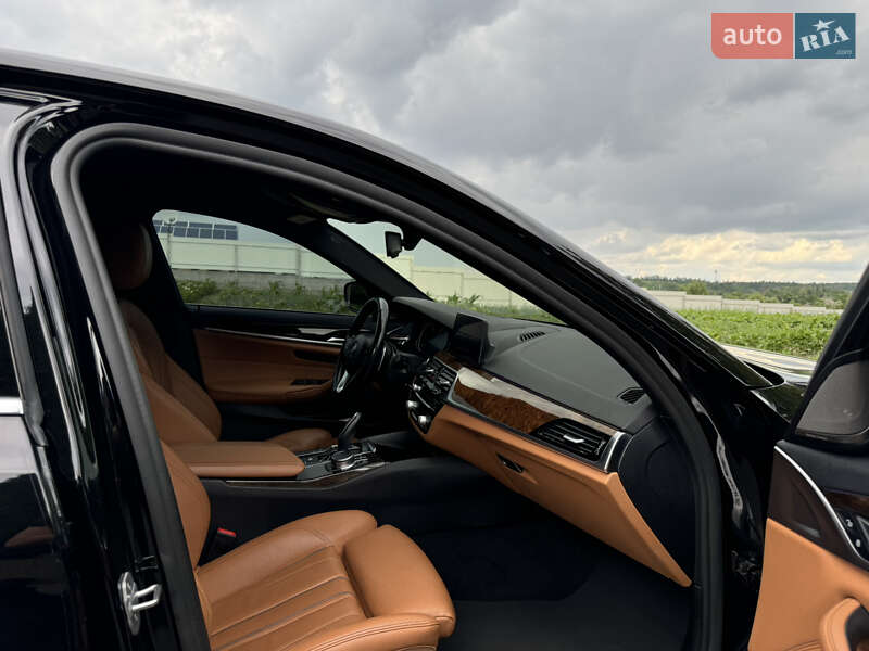 Седан BMW 5 Series 2018 в Дрогобичі