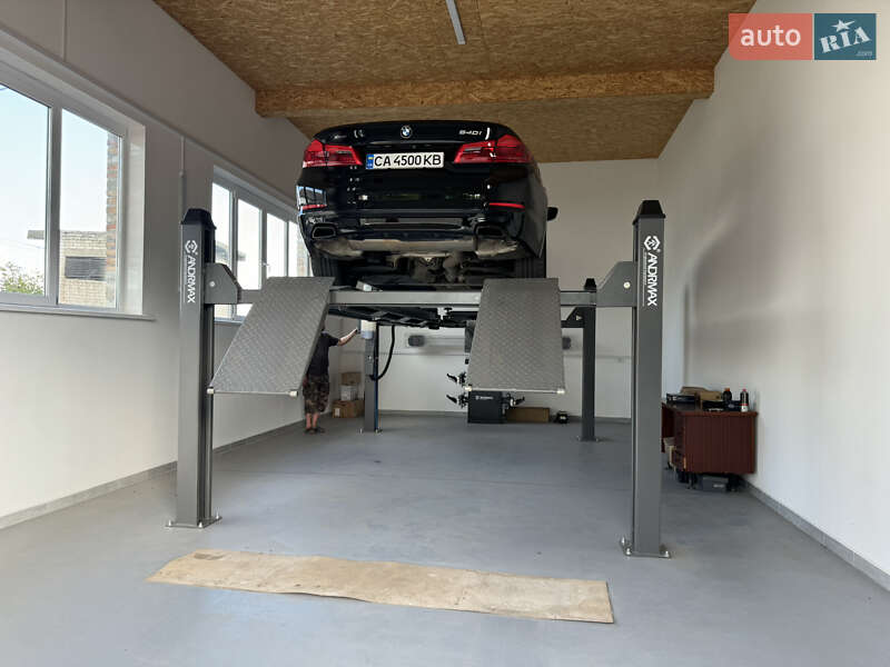 Седан BMW 5 Series 2018 в Дрогобичі