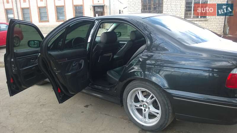 Седан BMW 5 Series 2002 в Херсоне