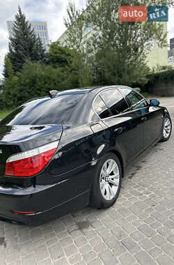 Седан BMW 5 Series 2009 в Львові