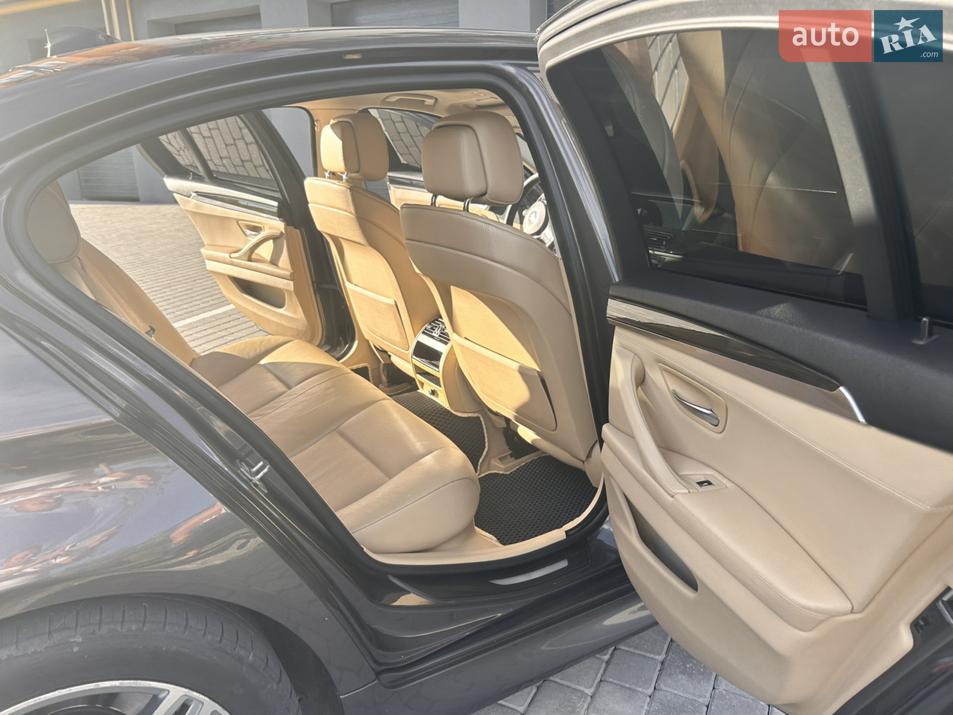 2010 BMW 5er - мініатюра 11