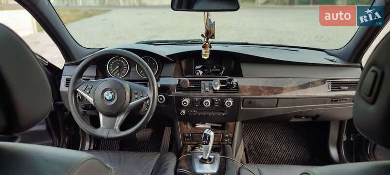 Седан BMW 5 Series 2009 в Раздельной