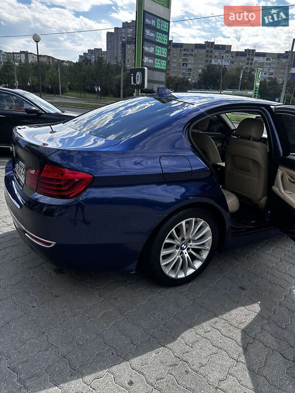 Седан BMW 5 Series 2015 в Львові