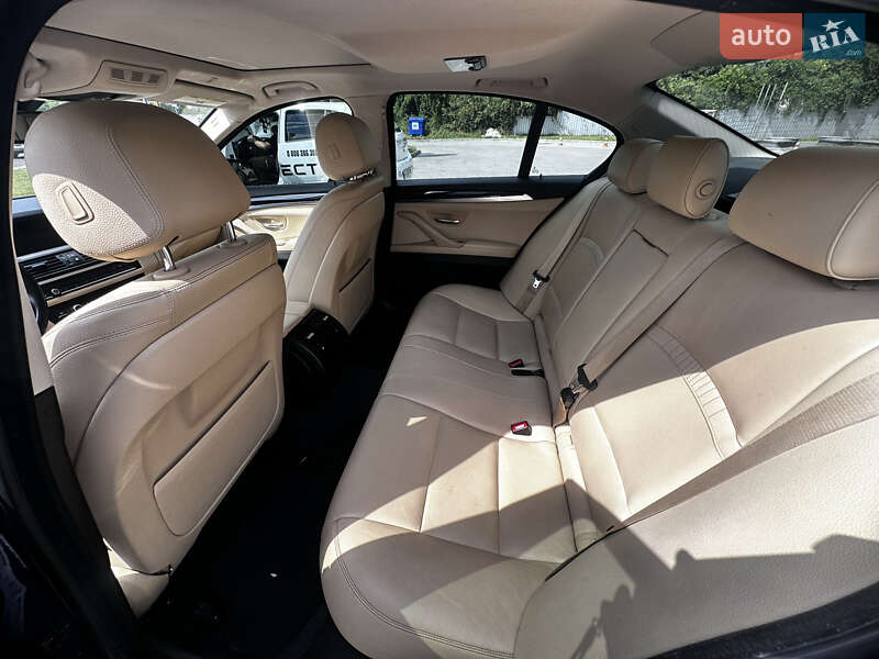 Седан BMW 5 Series 2015 в Львові