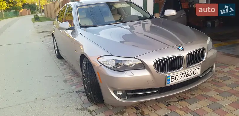 Седан BMW 5 Series 2012 в 