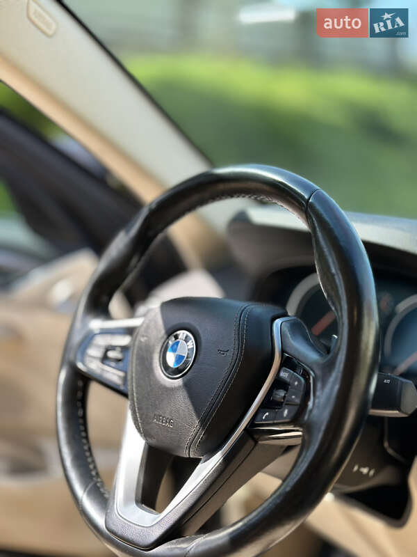 Седан BMW 5 Series 2017 в Львове фото 11 Седан BMW 5 Series 2017 в Львове