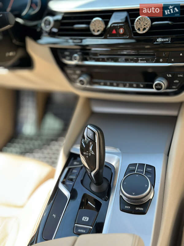 Седан BMW 5 Series 2017 в Львове фото 12 Седан BMW 5 Series 2017 в Львове