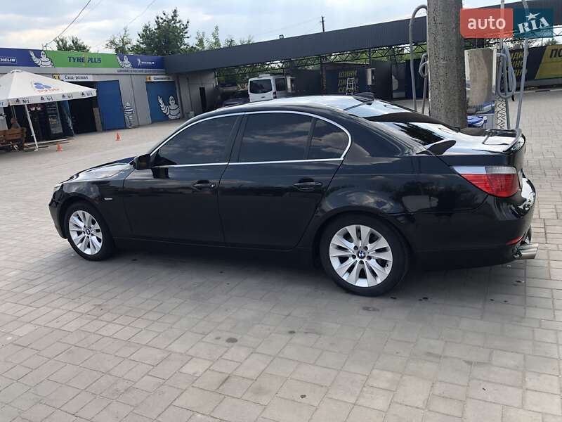 Седан BMW 5 Series 2004 в Кривом Роге