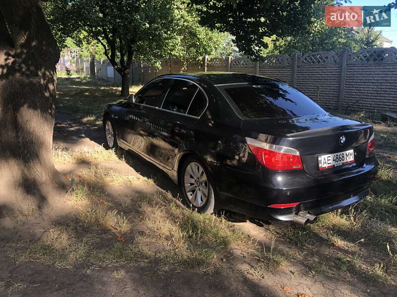 Седан BMW 5 Series 2004 в Кривом Роге