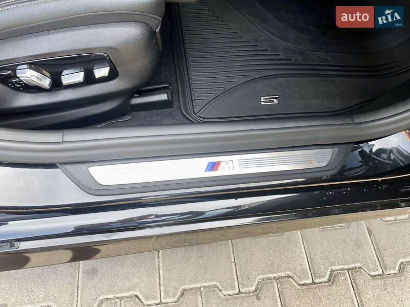 Седан BMW 5 Series 2019 в Ужгороде