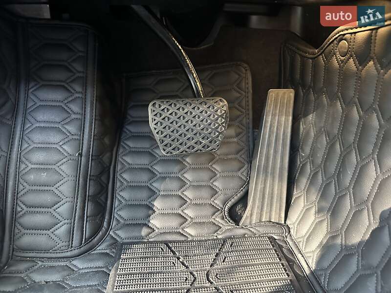 Седан BMW 5 Series 2015 в Киеве