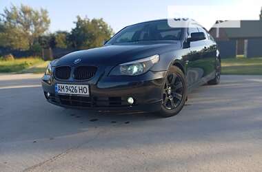 Седан BMW 5 Series 2004 в Пулинах