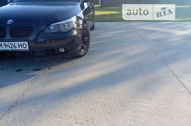 Седан BMW 5 Series 2004 в Пулинах