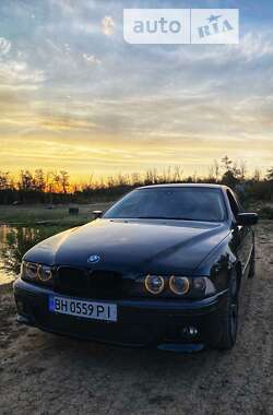 Седан BMW 5 Series 2002 в Тарутиному