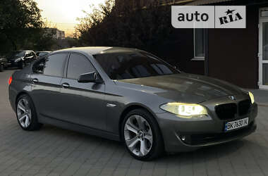 Седан BMW 5 Series 2011 в Дубні