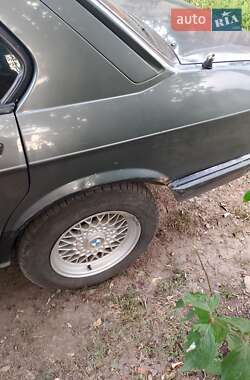 Седан BMW 5 Series 1982 в Томашполі