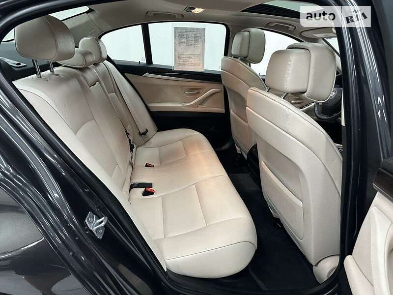 Седан BMW 5 Series 2013 в Львове
