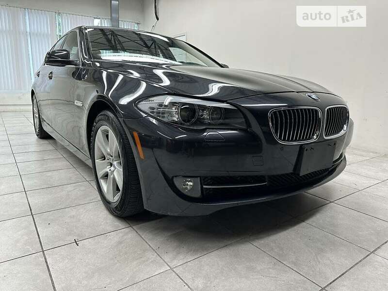 Седан BMW 5 Series 2013 в Львове