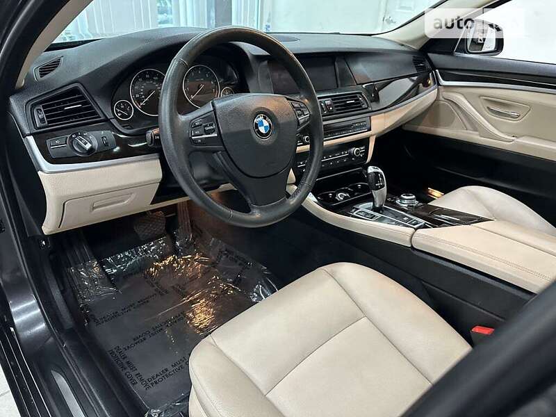 Седан BMW 5 Series 2013 в Львове