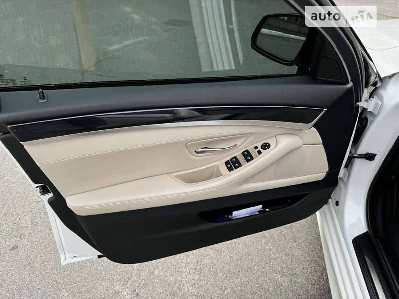 Седан BMW 5 Series 2016 в Виннице