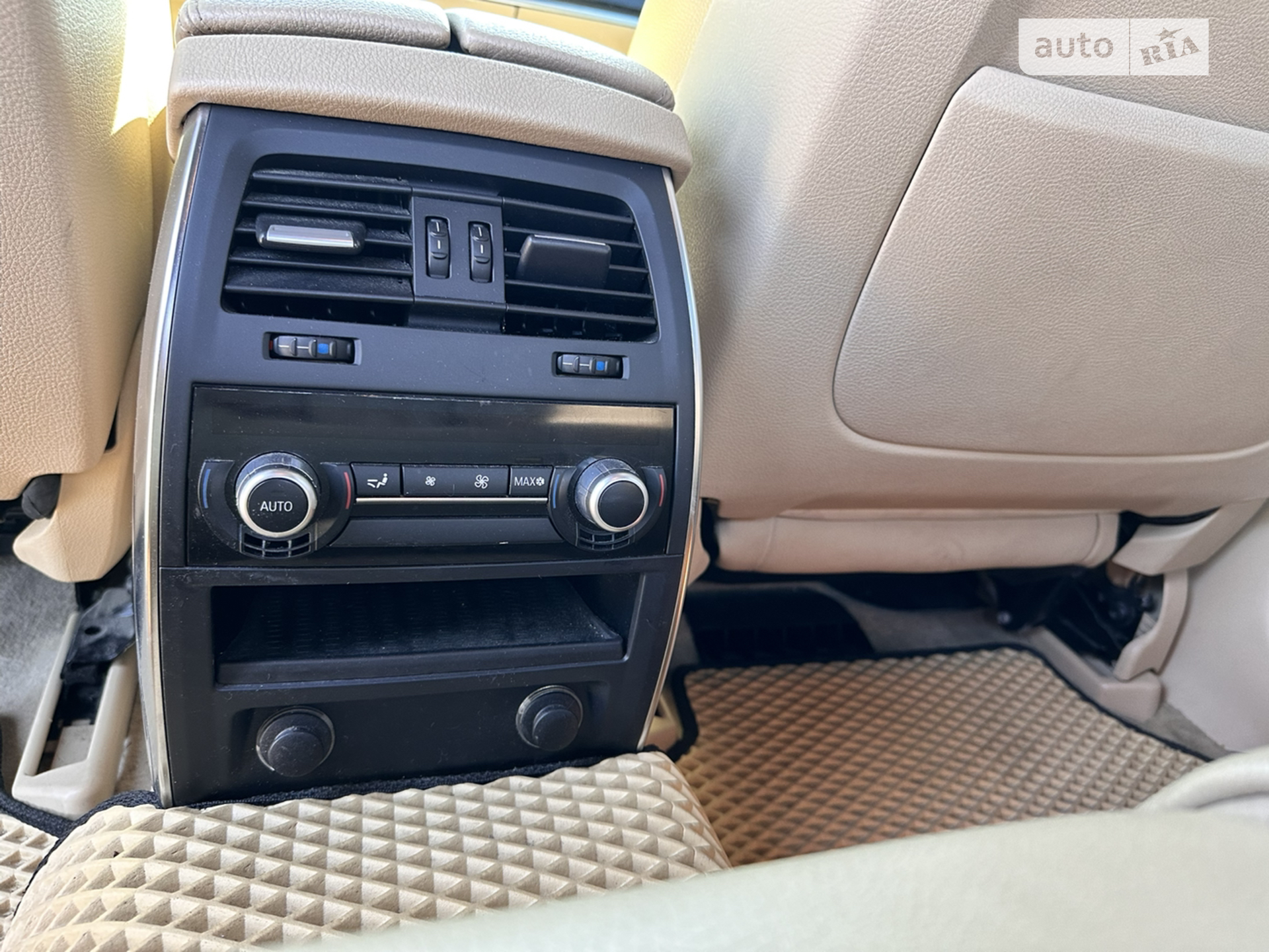 2010 BMW 5er - мініатюра 31
