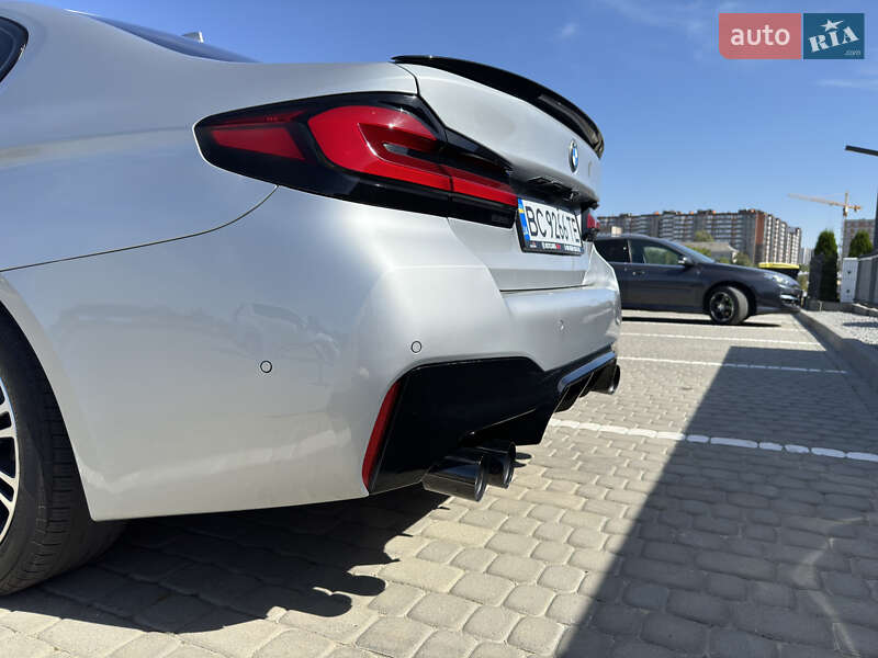 Седан BMW 5 Series 2017 в Львові
