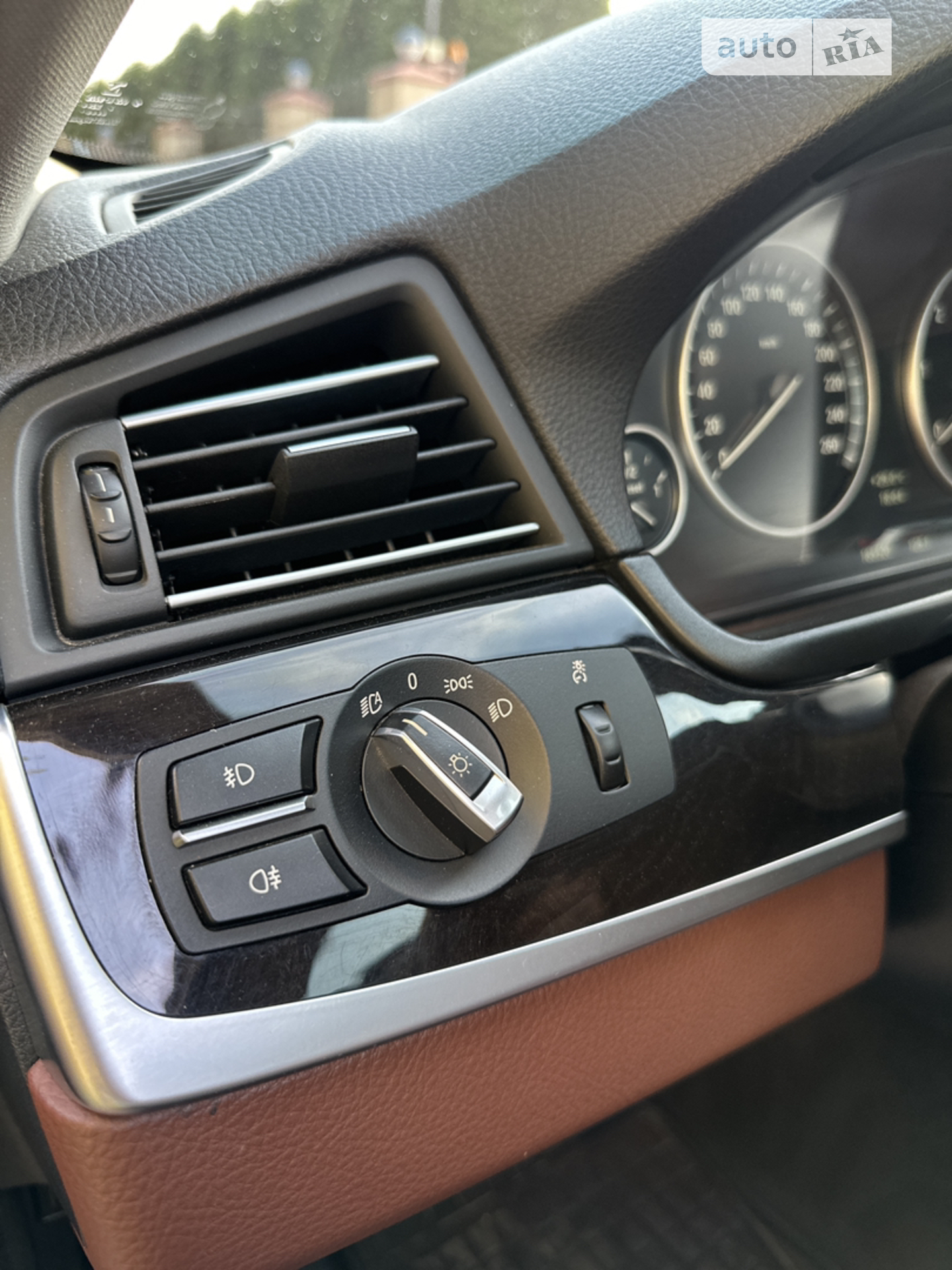 2011 BMW 5er - мініатюра 17