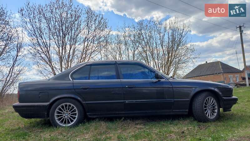 Седан BMW 5 Series 1993 в Сумах