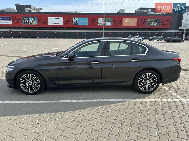 Седан BMW 5 Series 2017 в Киеве