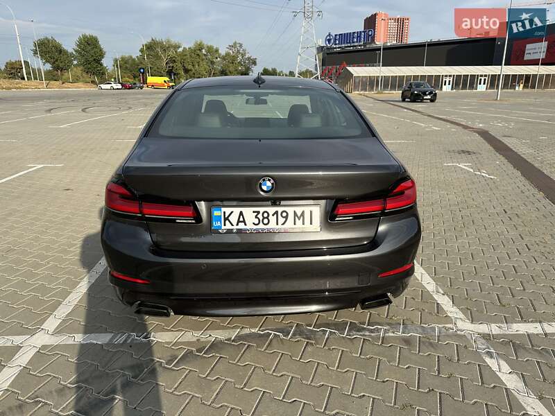 Седан BMW 5 Series 2017 в Киеве