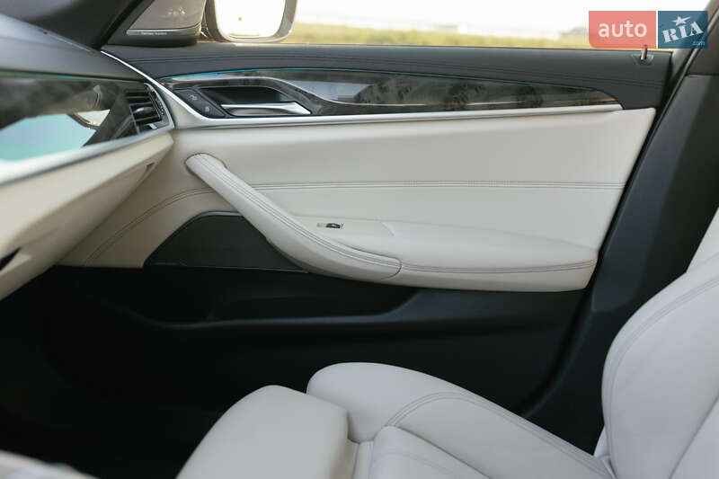 Седан BMW 5 Series 2017 в Львові фото 47 Седан BMW 5 Series 2017 в Львові