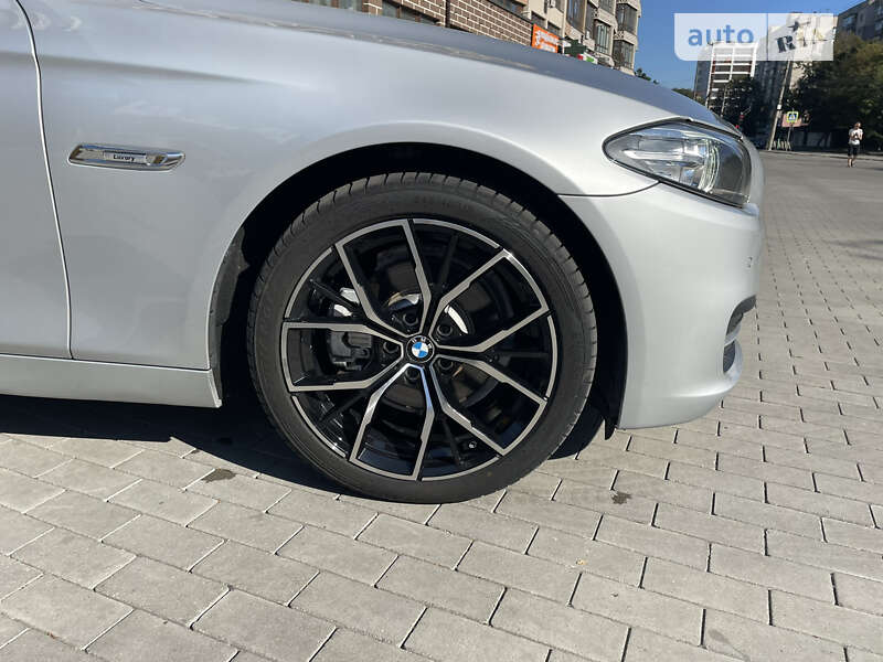 Седан BMW 5 Series 2015 в Хмельницком