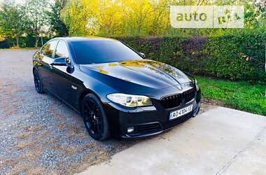 Седан BMW 5 Series 2015 в Ужгороді