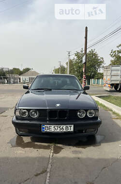 Седан BMW 5 Series 1992 в Кривом Озере